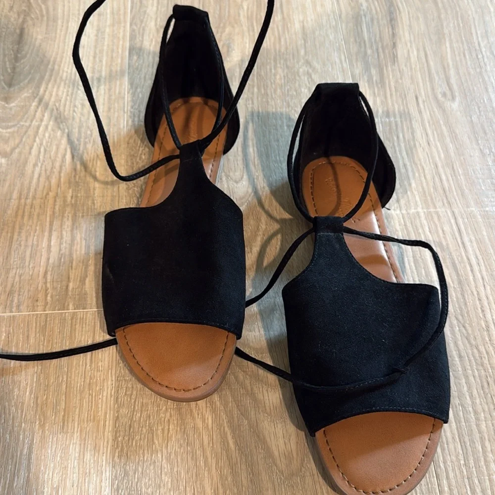 Black Strappy Sandals size 7.5 - Picture 2 of 3